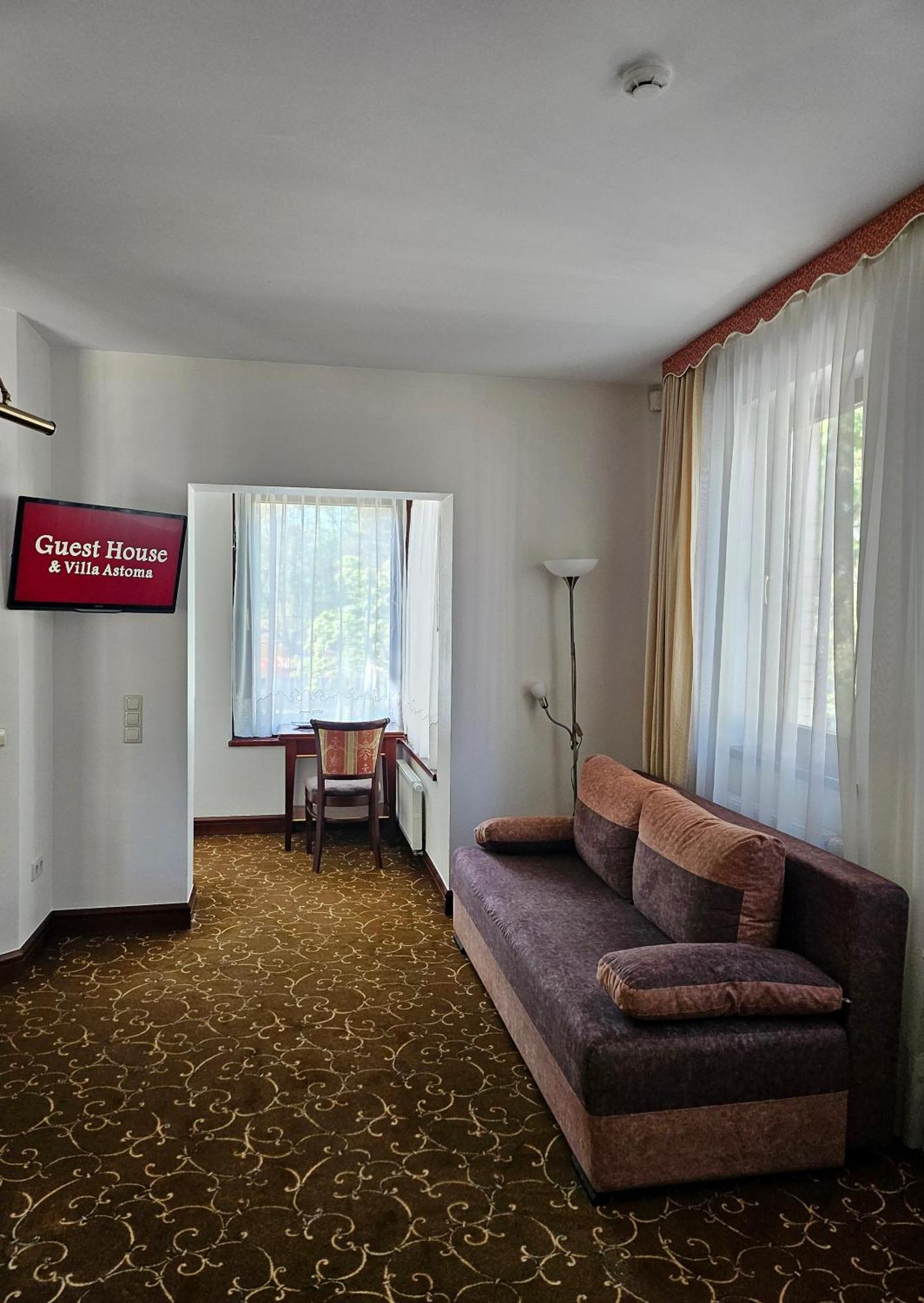 Guest House & Villa Astoma Palanga Exterior photo